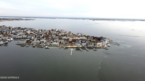 Photo of 521 Bayview Drive, Toms River, NJ 08753 (MLS # 22600501)