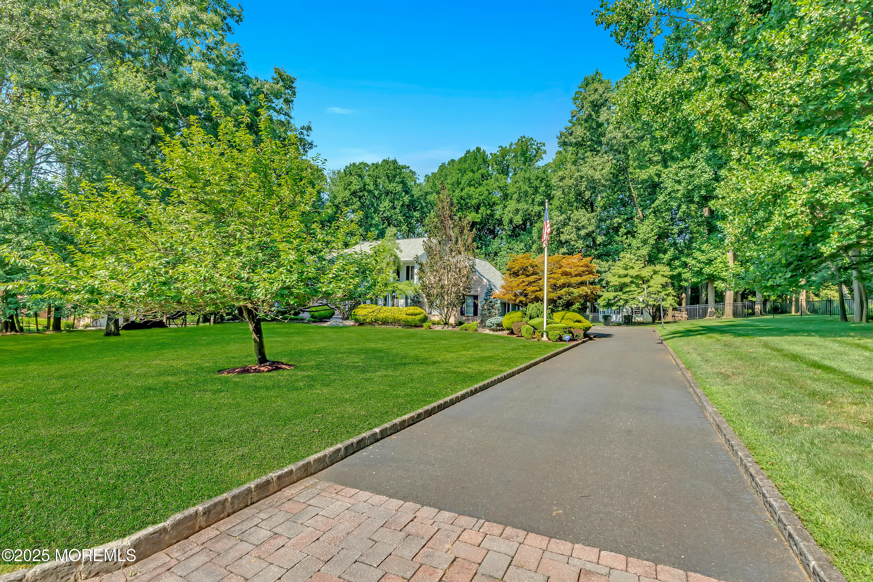 11 Applethorn Court, Colts Neck, New Jersey image 3