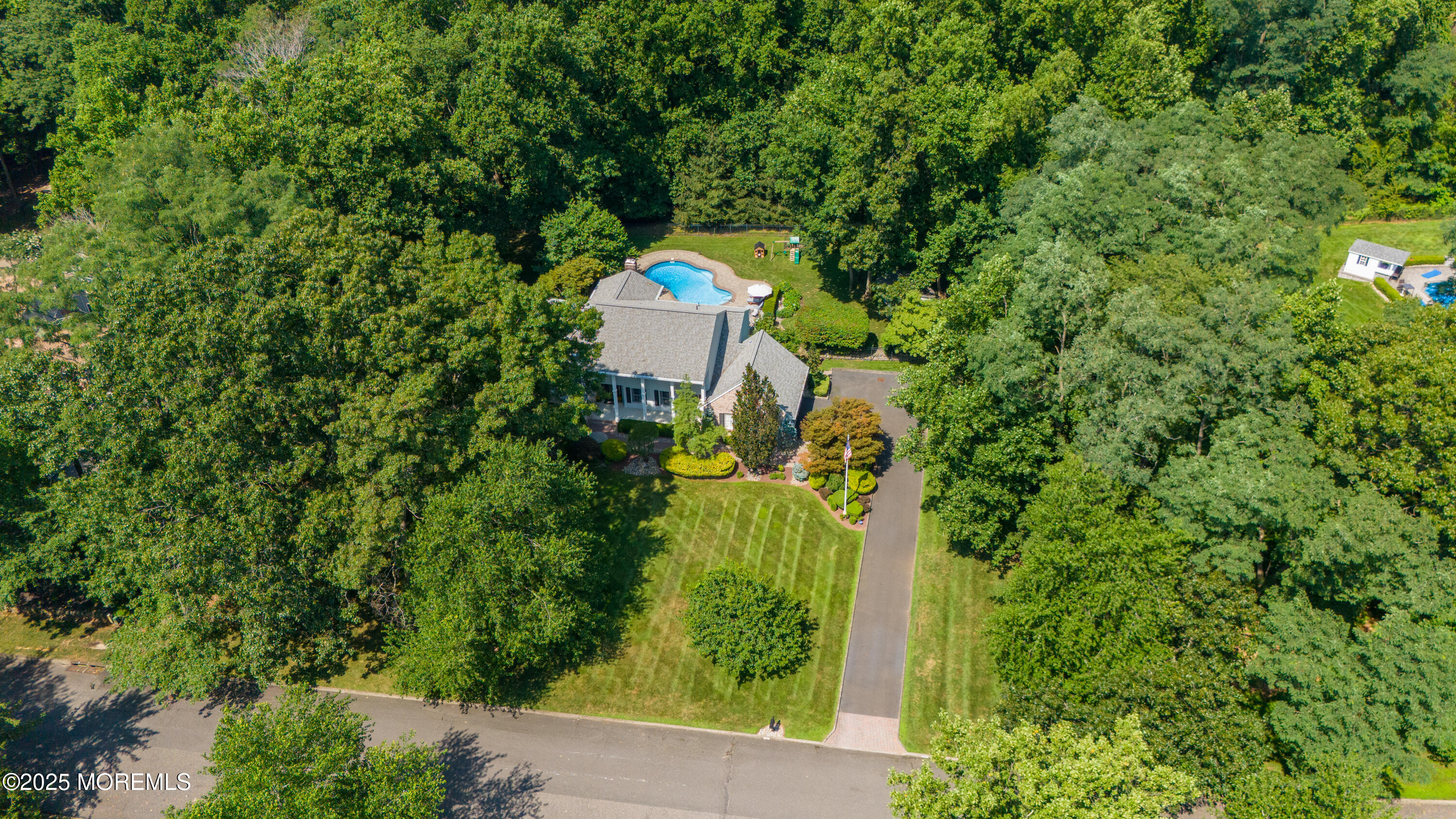 11 Applethorn Court, Colts Neck, New Jersey image 4