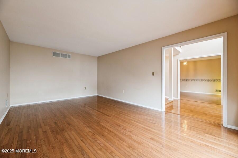 14 Reid Way, Freehold, New Jersey image 5