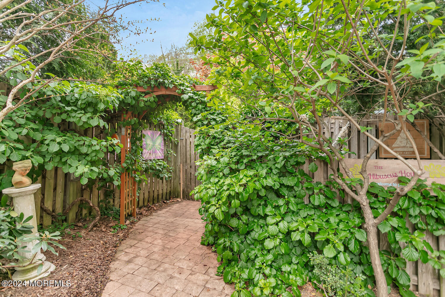 85 Valley Avenue