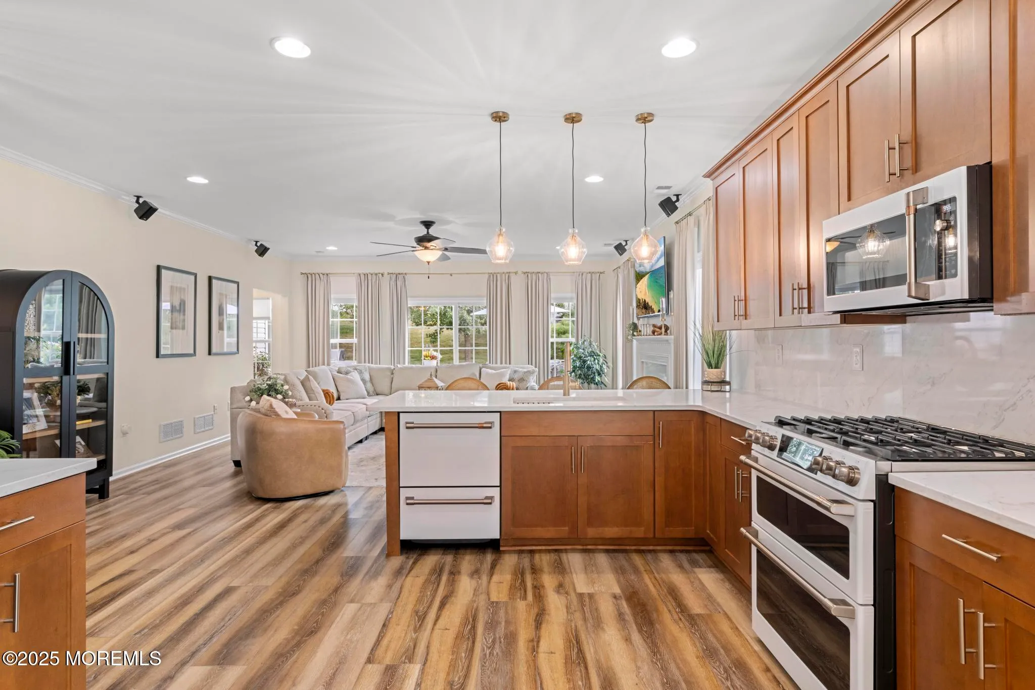 Manahawkin, New Jersey 08050, United States, 2 Bedrooms Bedrooms, ,2 BathroomsBathrooms,Residential,Pending,184073