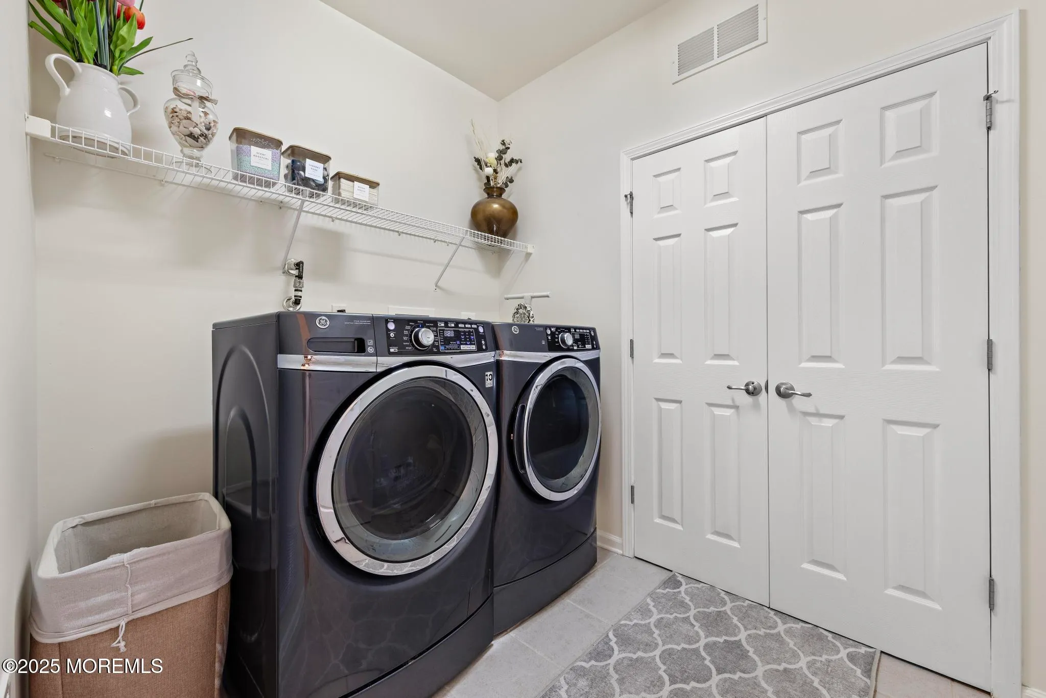 Manahawkin, New Jersey 08050, United States, 2 Bedrooms Bedrooms, ,2 BathroomsBathrooms,Residential,Pending,184073