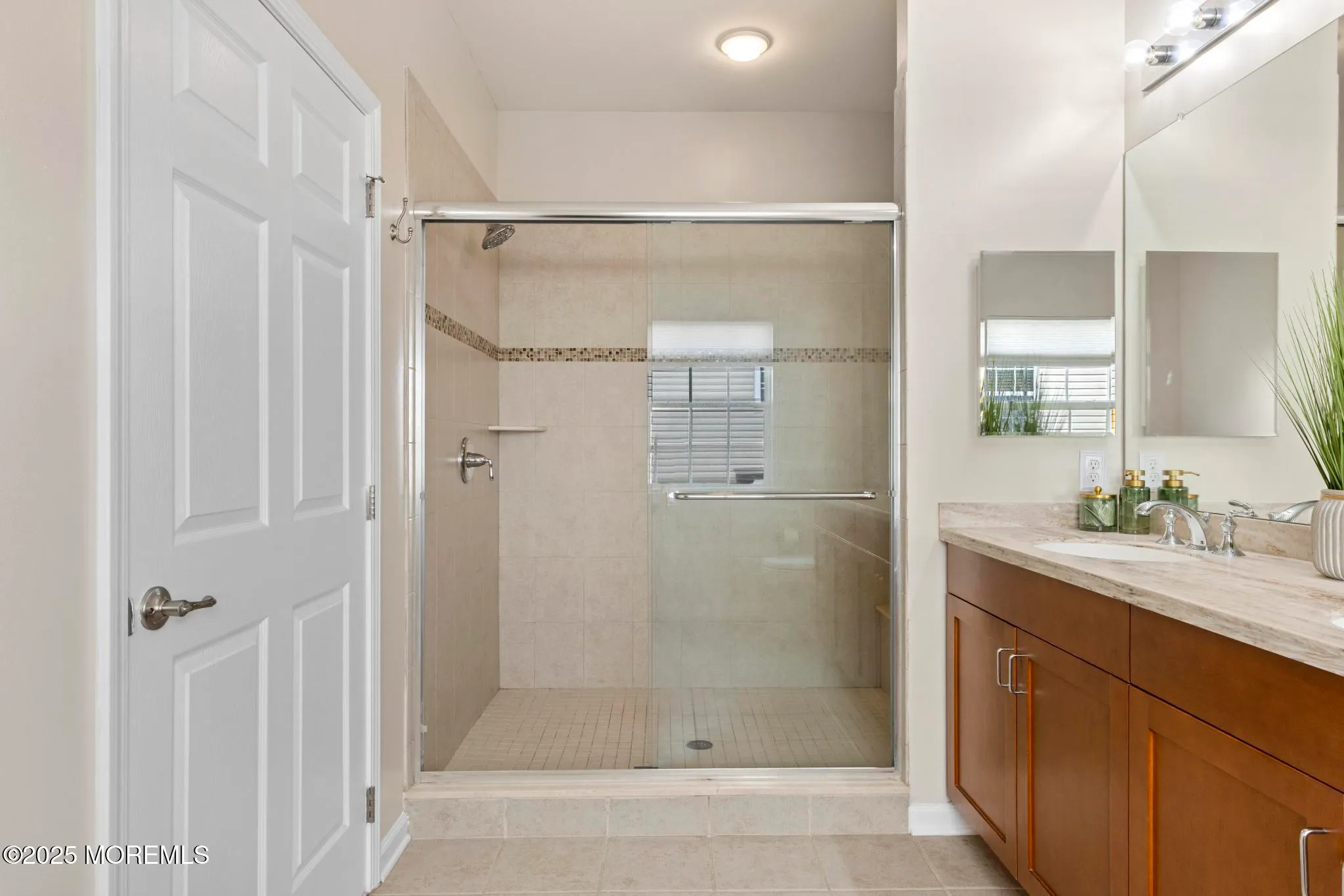 Manahawkin, New Jersey 08050, United States, 2 Bedrooms Bedrooms, ,2 BathroomsBathrooms,Residential,Pending,184073