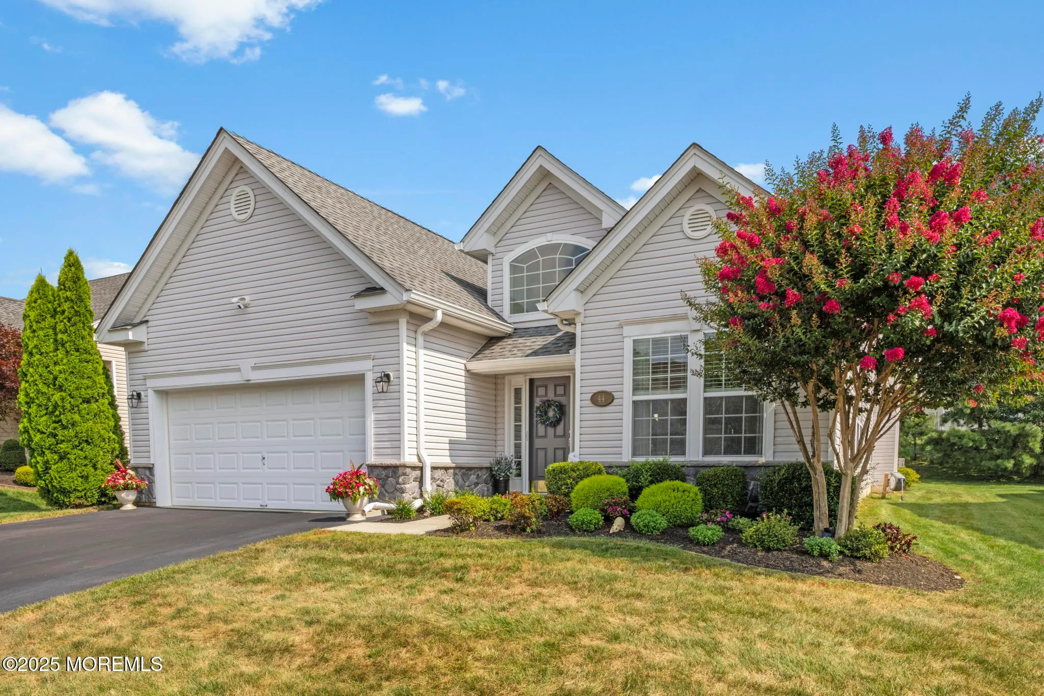 Manahawkin, New Jersey 08050, United States, 2 Bedrooms Bedrooms, ,2 BathroomsBathrooms,Residential,Pending,184073