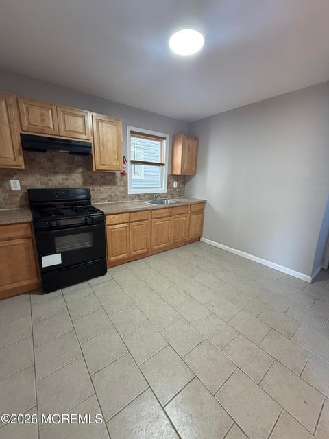 Apartment For Rent - 76 Halstead Street #2<br/> Newark, NJ 07106