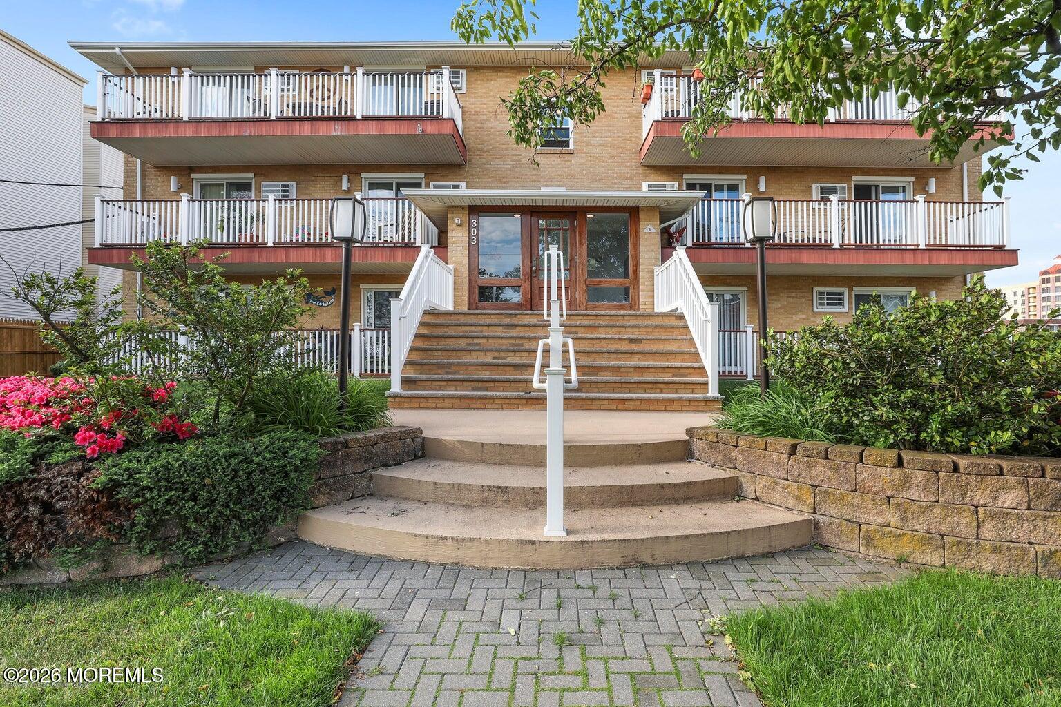 303 Sunset Avenue 303
