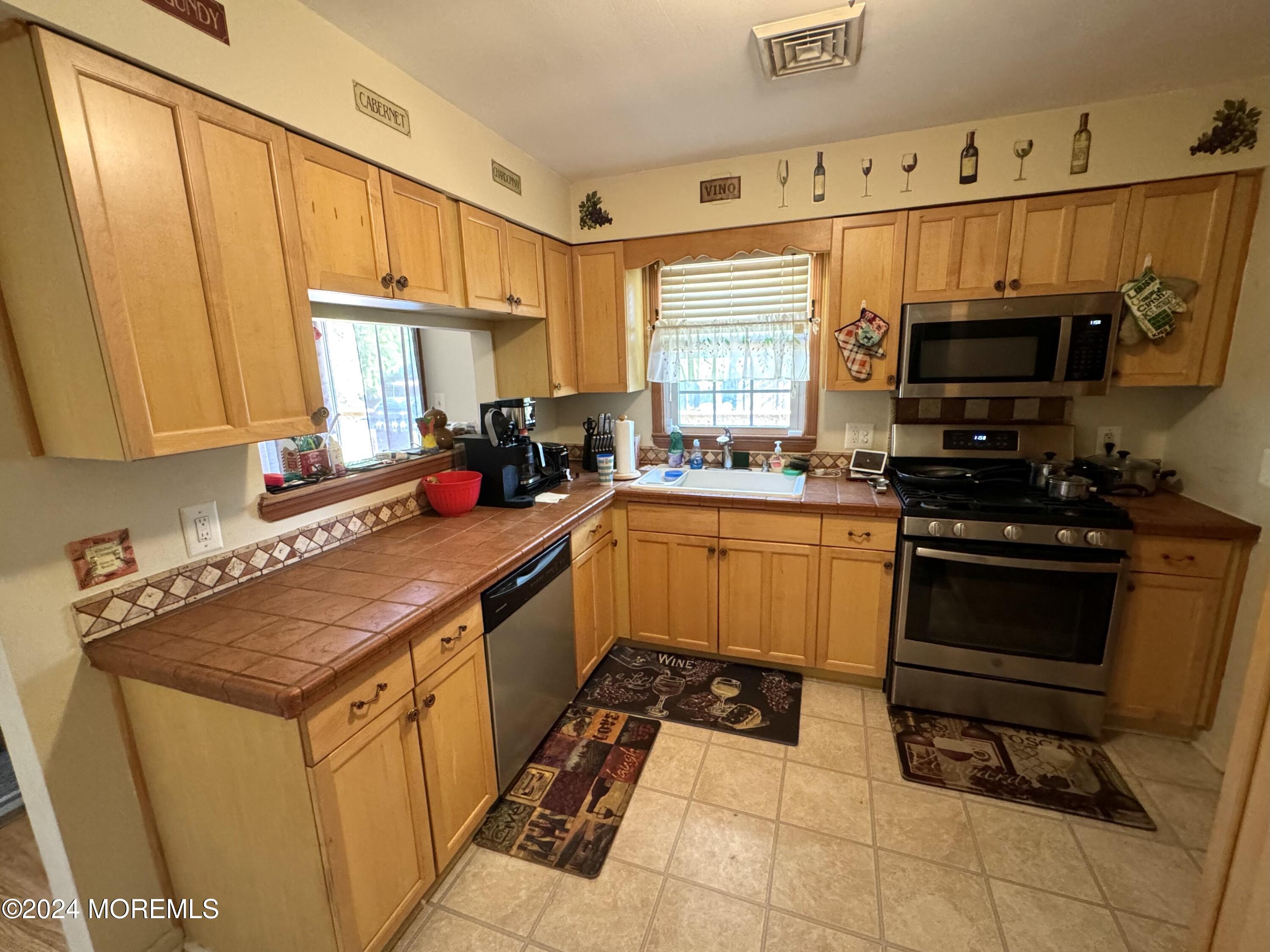 322 Station Drive, Forked River, New Jersey image 9