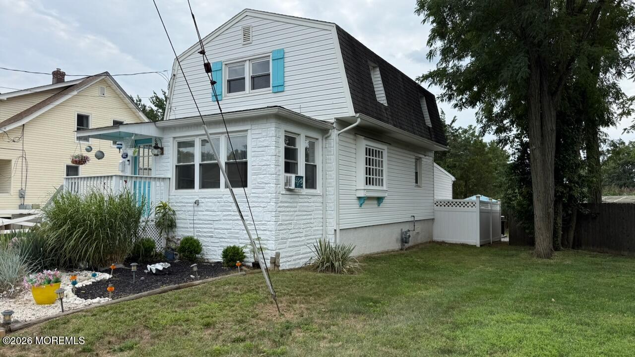 102 Victoria Place