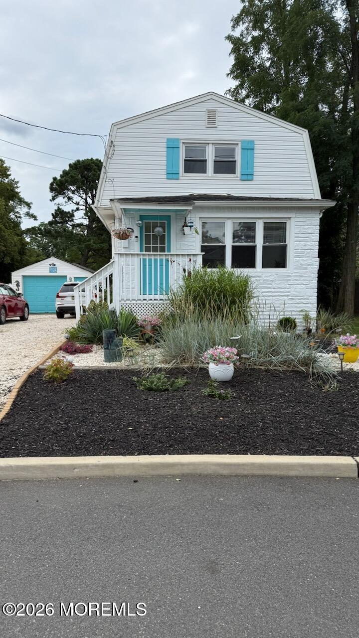 102 Victoria Place