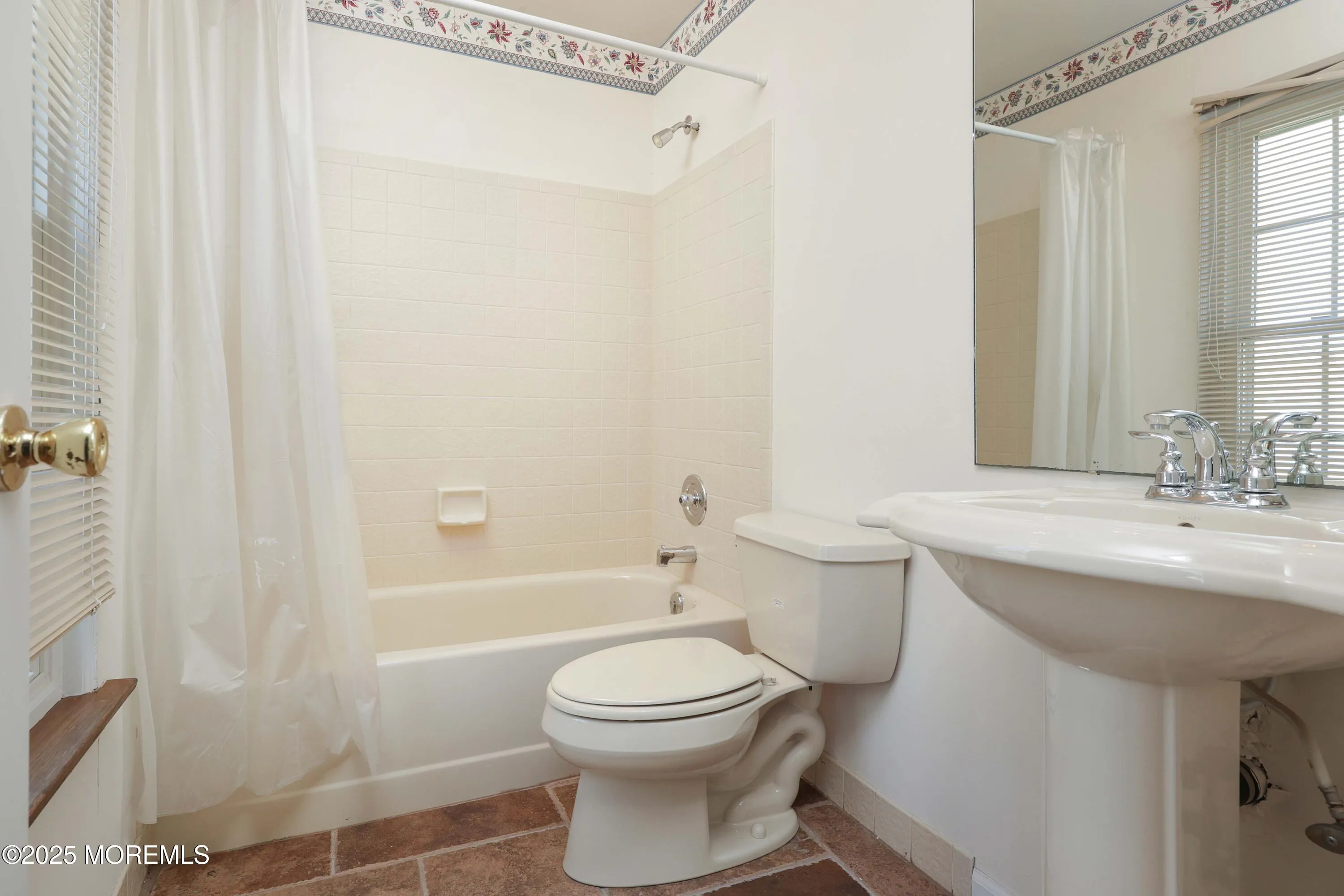 Neptune Township, New Jersey 07753, United States, 2 Bedrooms Bedrooms, ,3 BathroomsBathrooms,Residential,Active,92260
