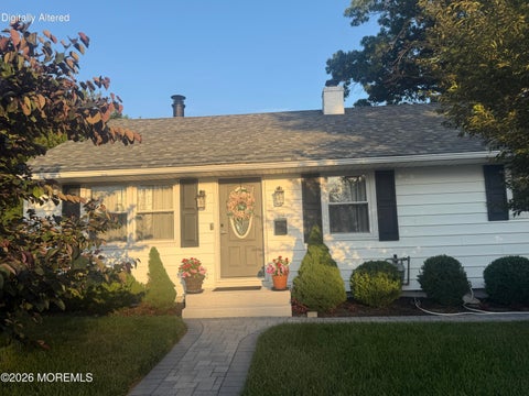 Homes For Sale - 20 Wyckoff Road<br/> Eatontown, NJ 07724