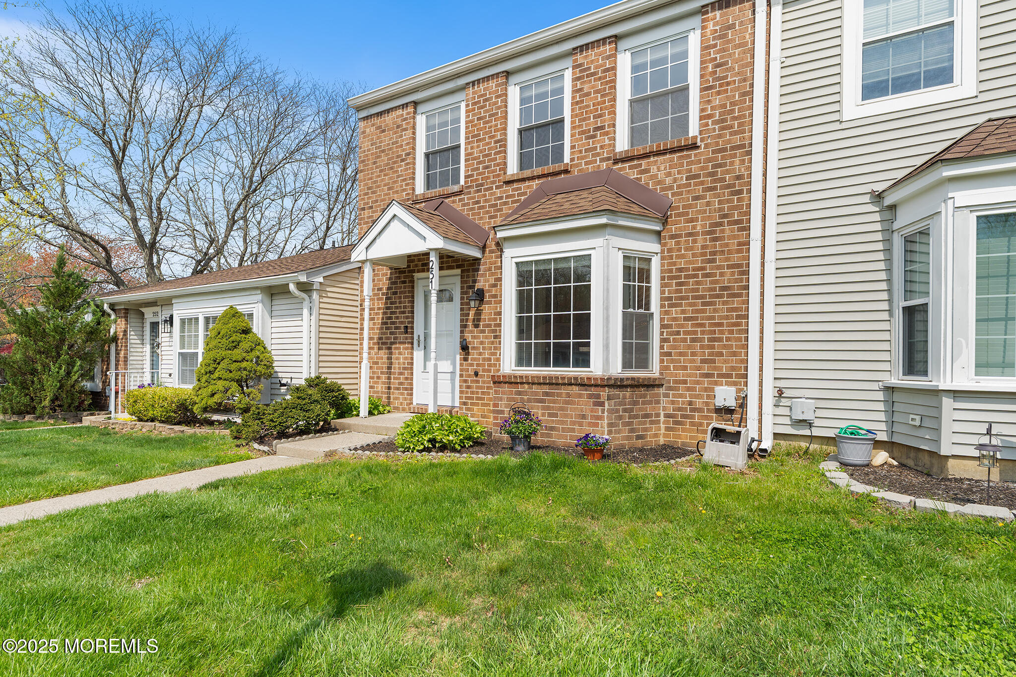 251 Chaucer Court, Old Bridge, New Jersey image 4