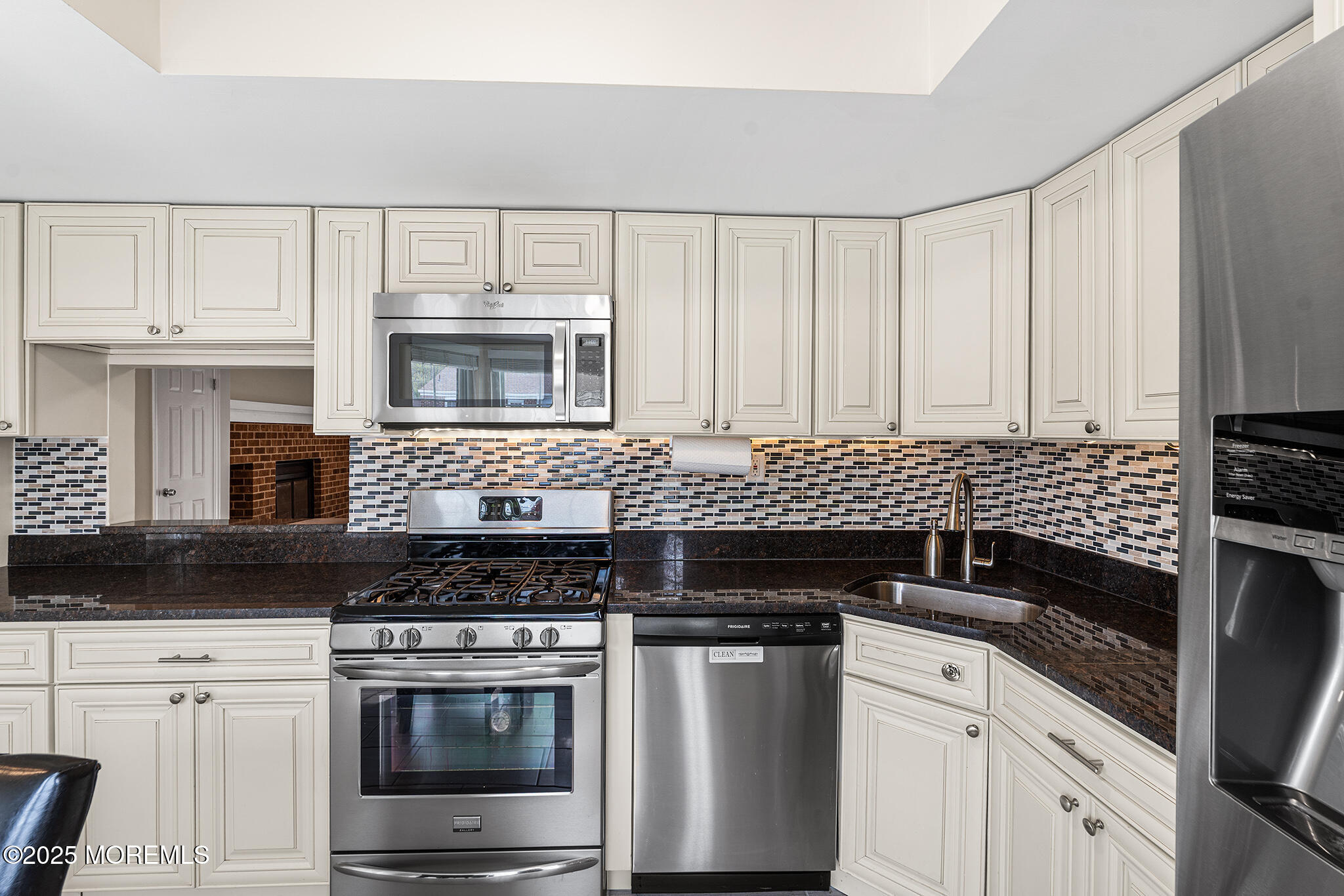 251 Chaucer Court, Old Bridge, New Jersey image 9
