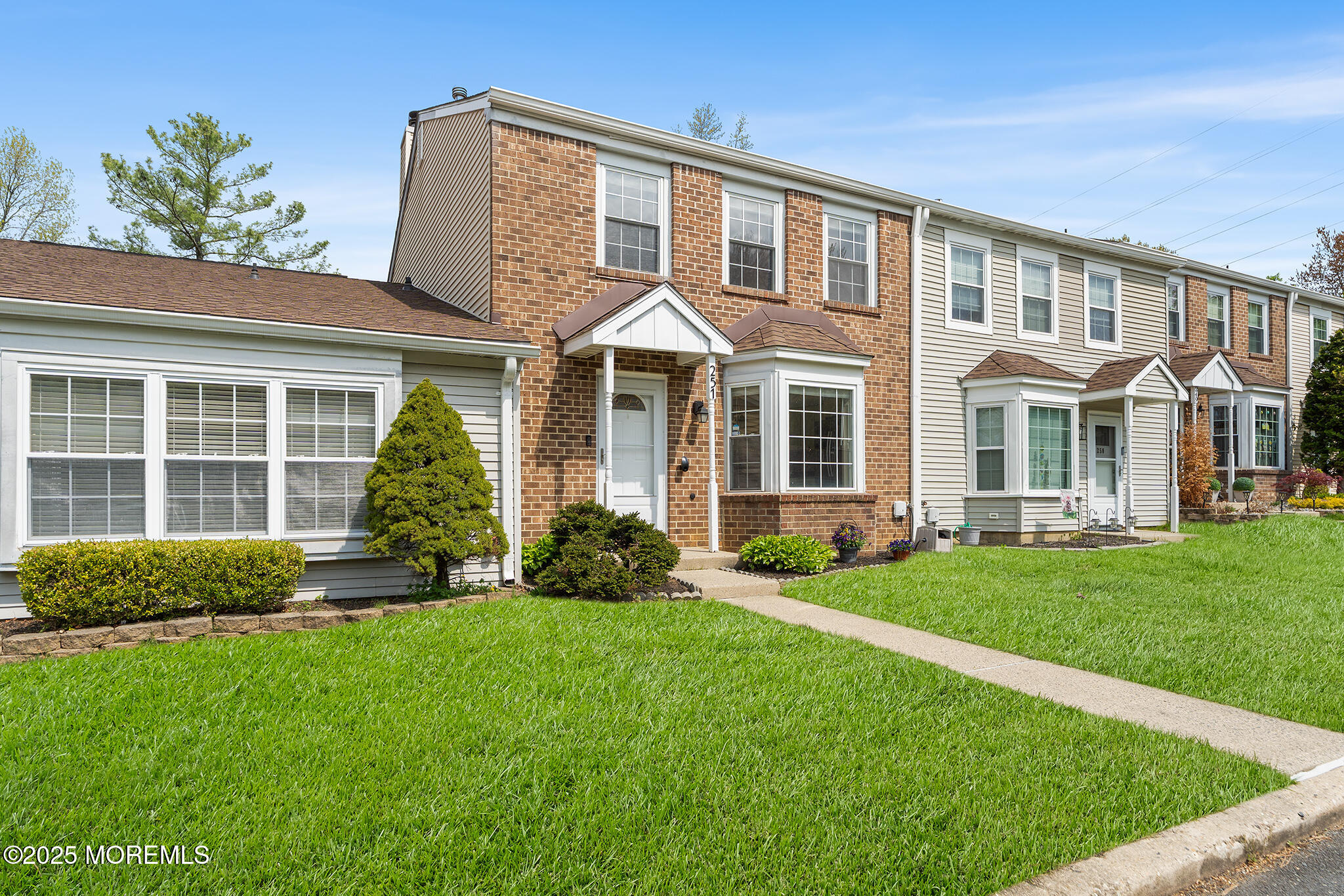 251 Chaucer Court, Old Bridge, New Jersey image 5