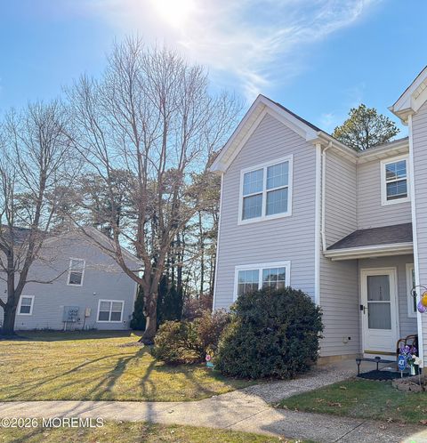 Condo For Sale - 110 Prosperity Court<br/> Toms River, NJ 08755
