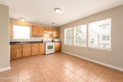Townhouse For Rent - 41 Seabreeze Way<br/> Keansburg, NJ 07734