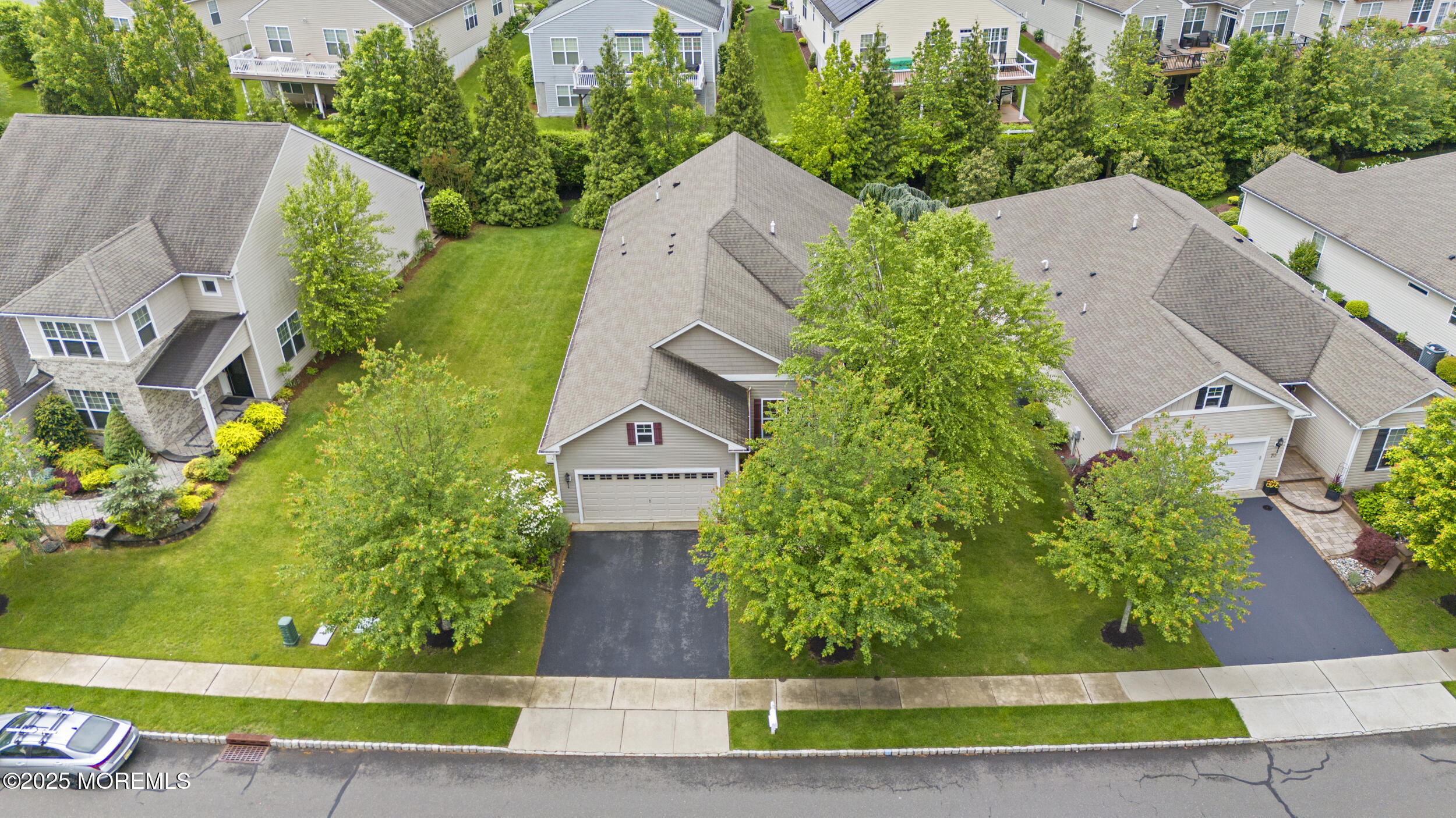 72 Wintergreen Drive, Manalapan, New Jersey image 2