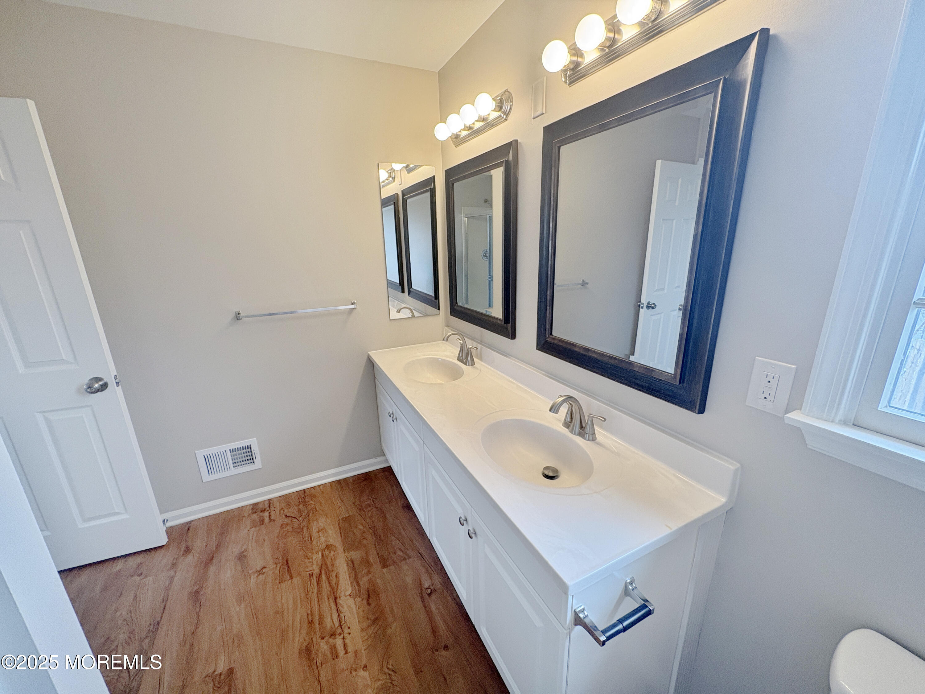 35 Deer Drive, Barnegat, New Jersey image 10