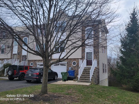Condo For Sale - 10 Russell Court<br/> Matawan, NJ 07747