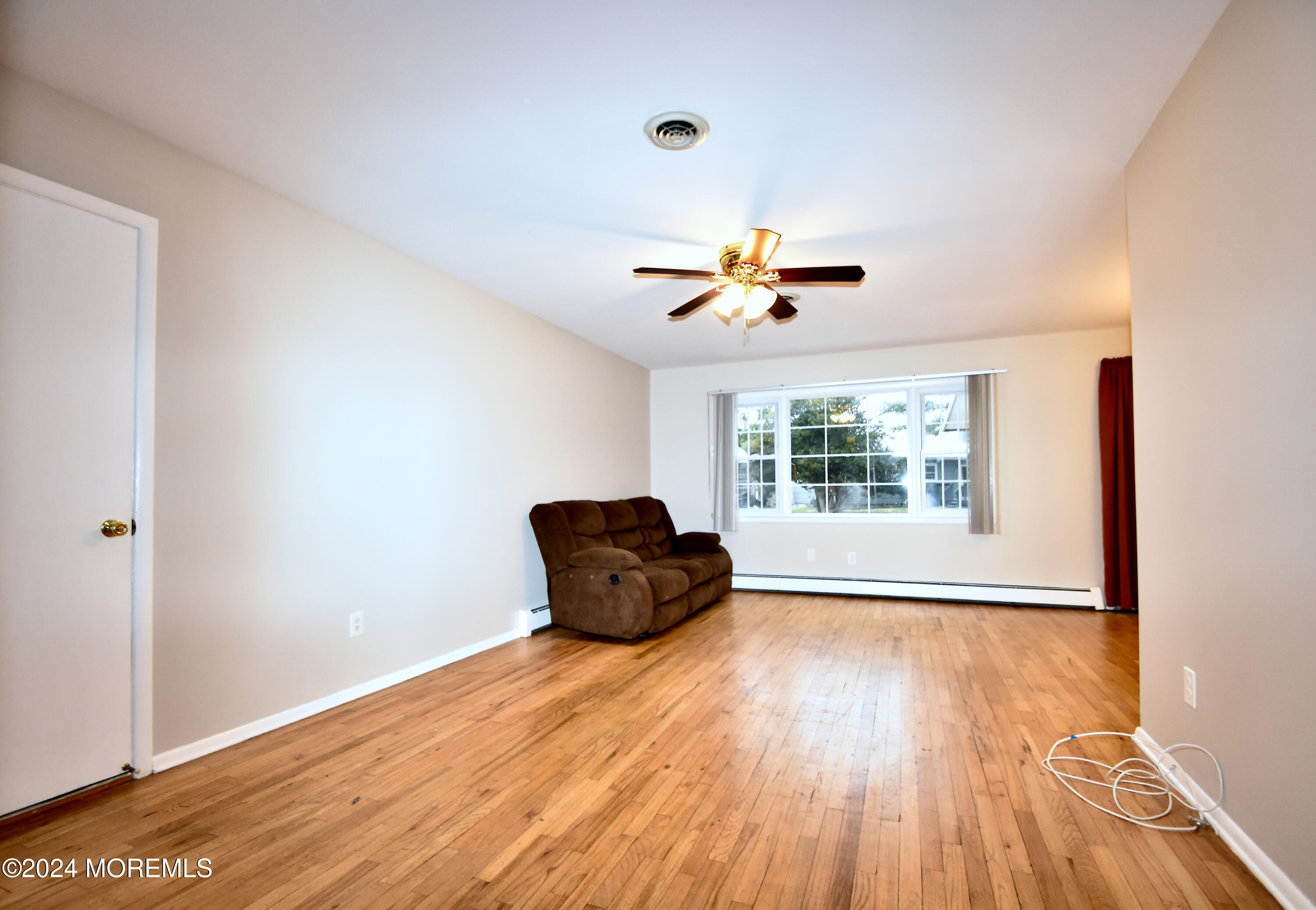 1042 E Edgebrook Drive, Toms River, New Jersey image 3