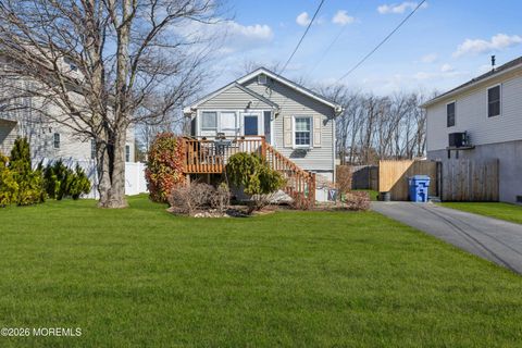 Homes For Sale - 33 Willow Street<br/> Port Monmouth, NJ 07758