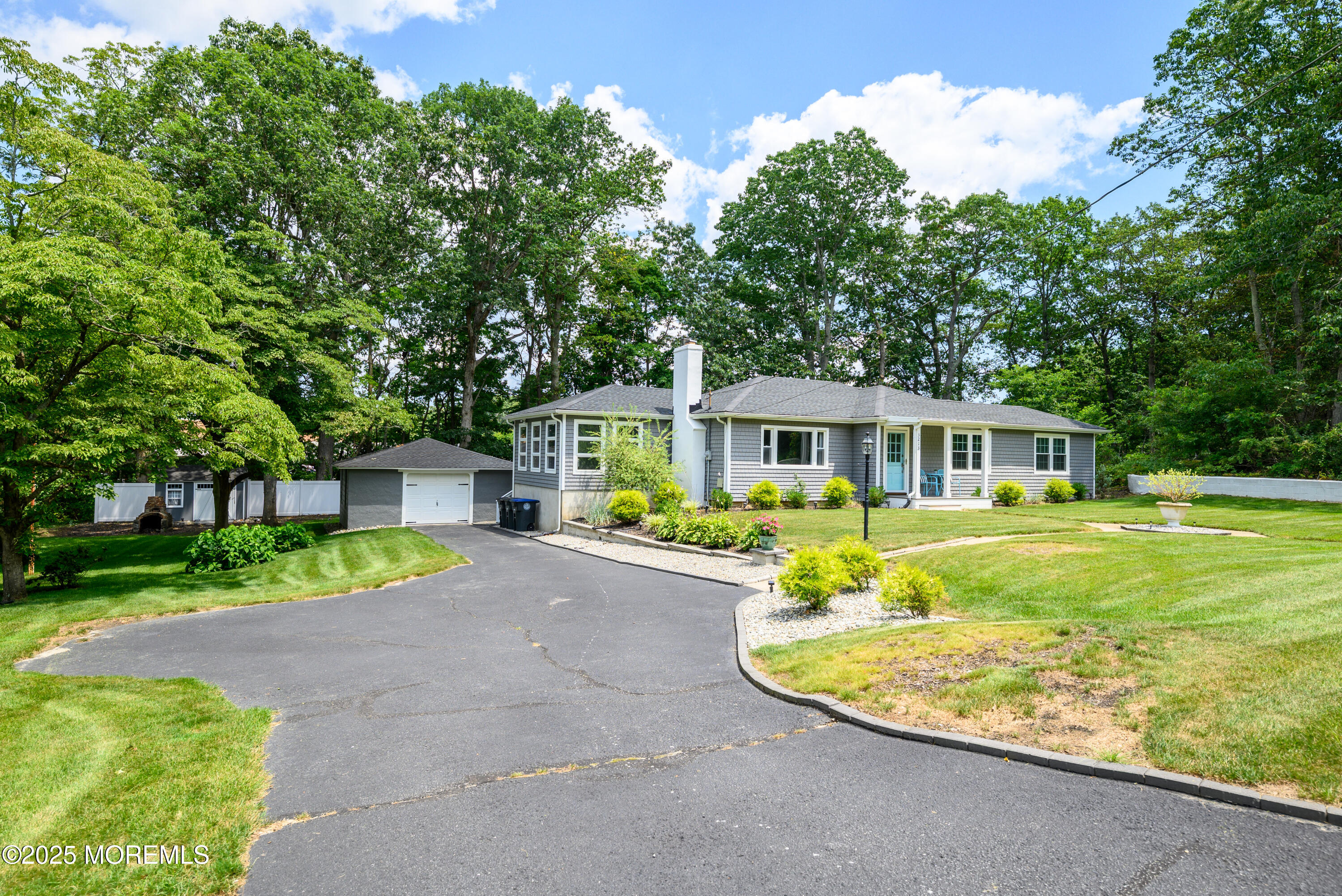 3213 Ridgewood Road