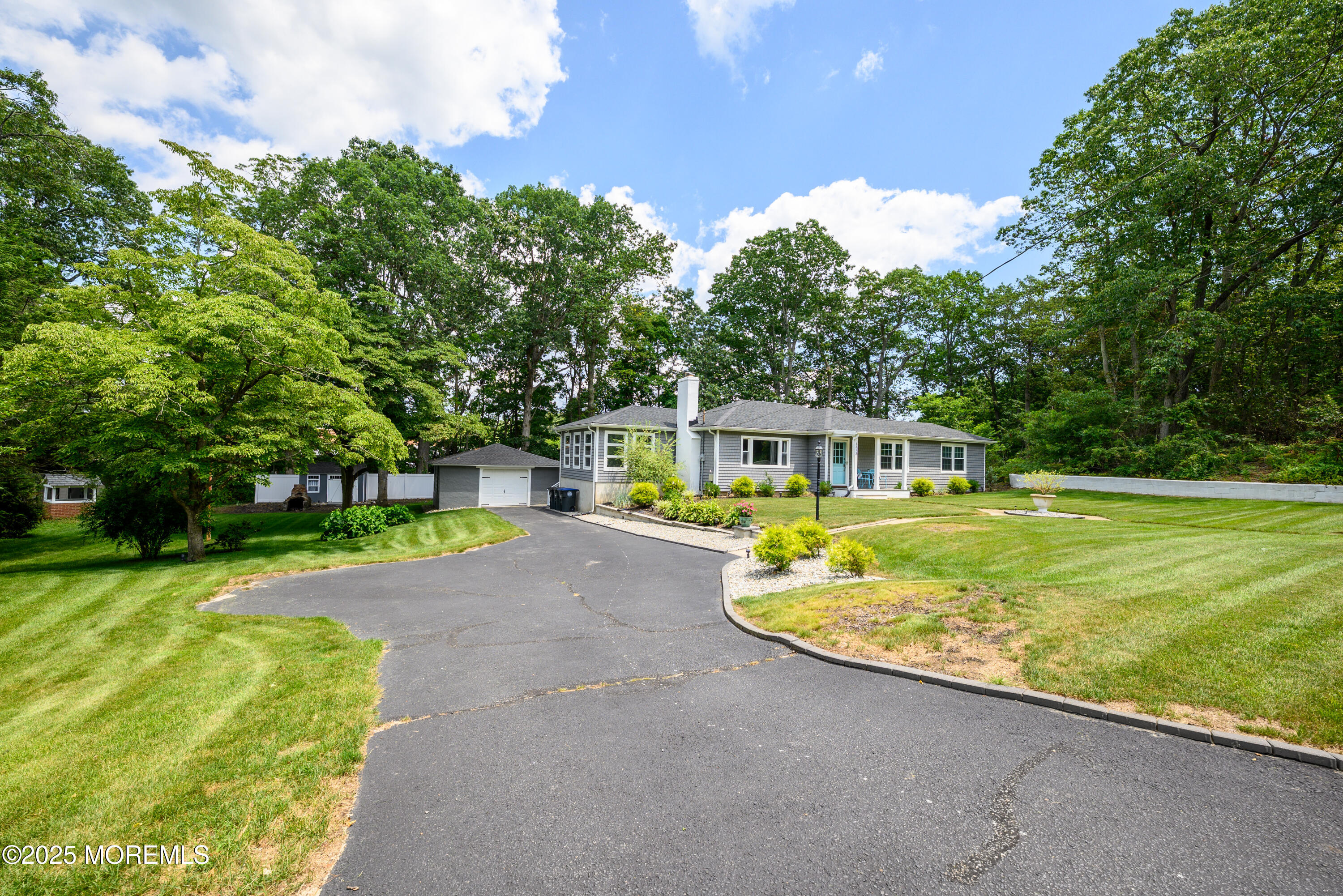 3213 Ridgewood Road