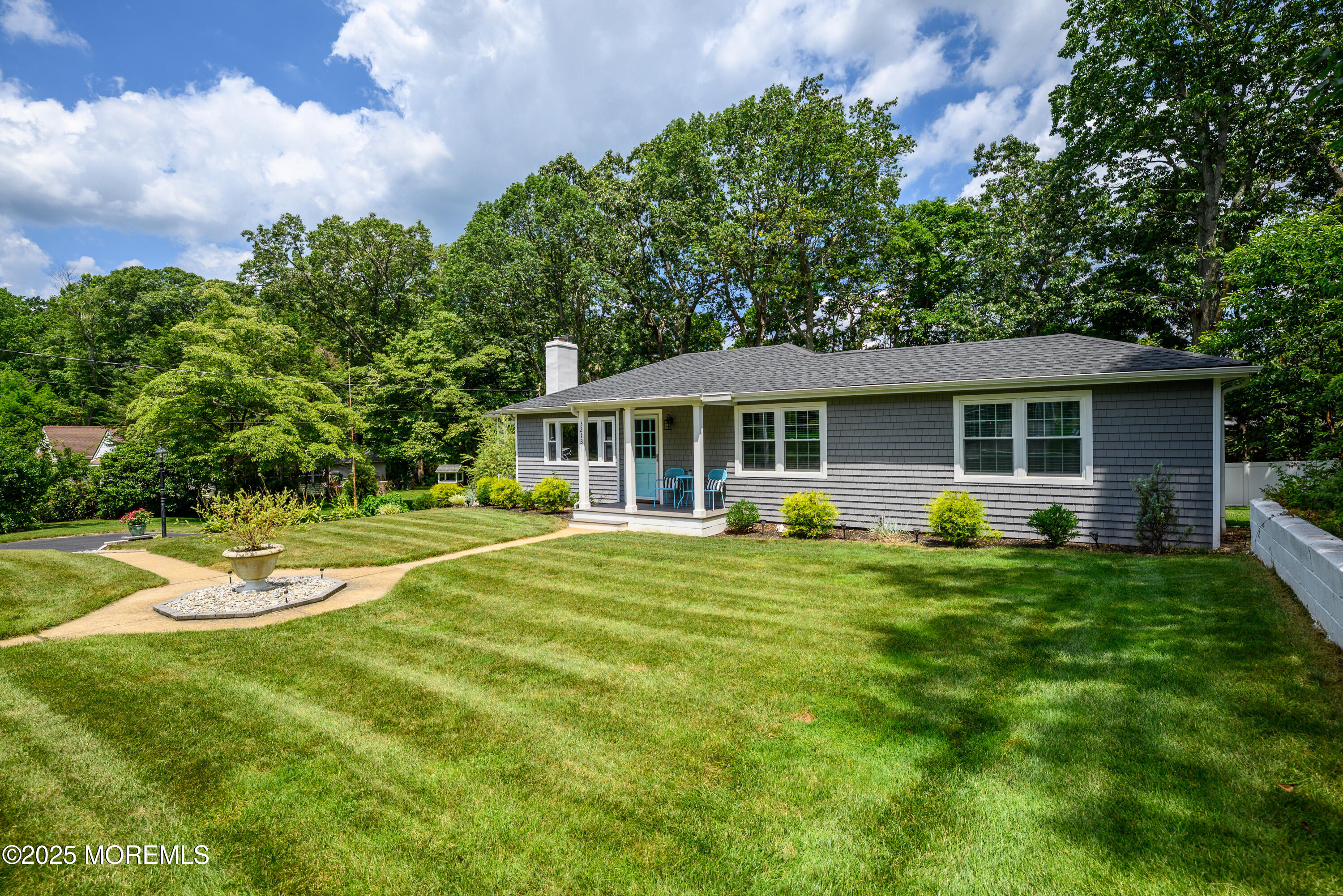 3213 Ridgewood Road