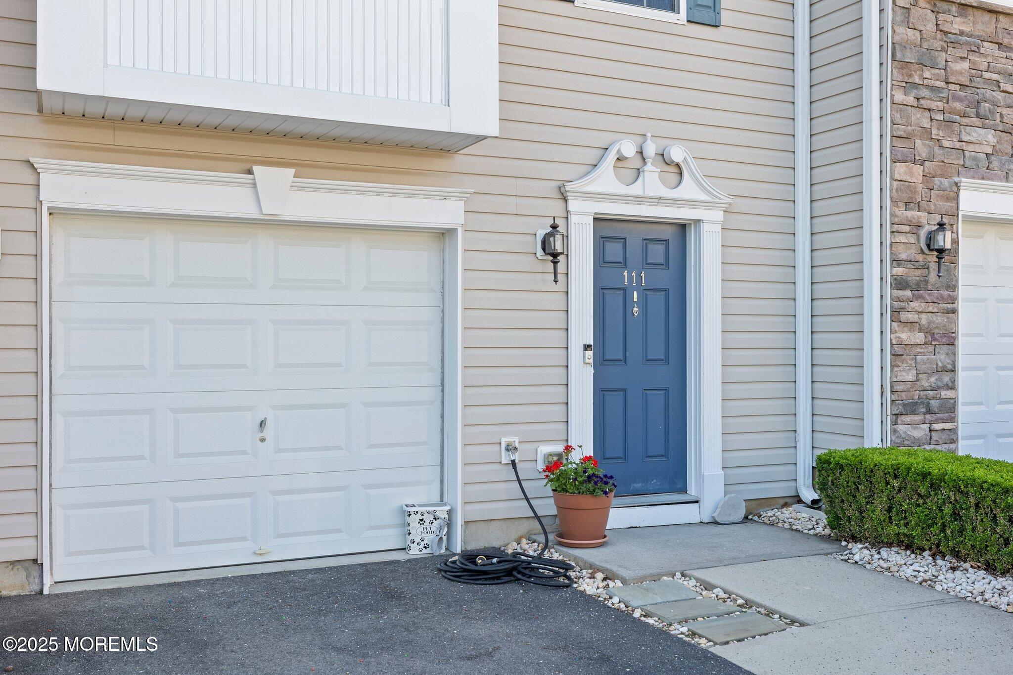 111 Warbler Way #1000, Freehold, New Jersey image 4
