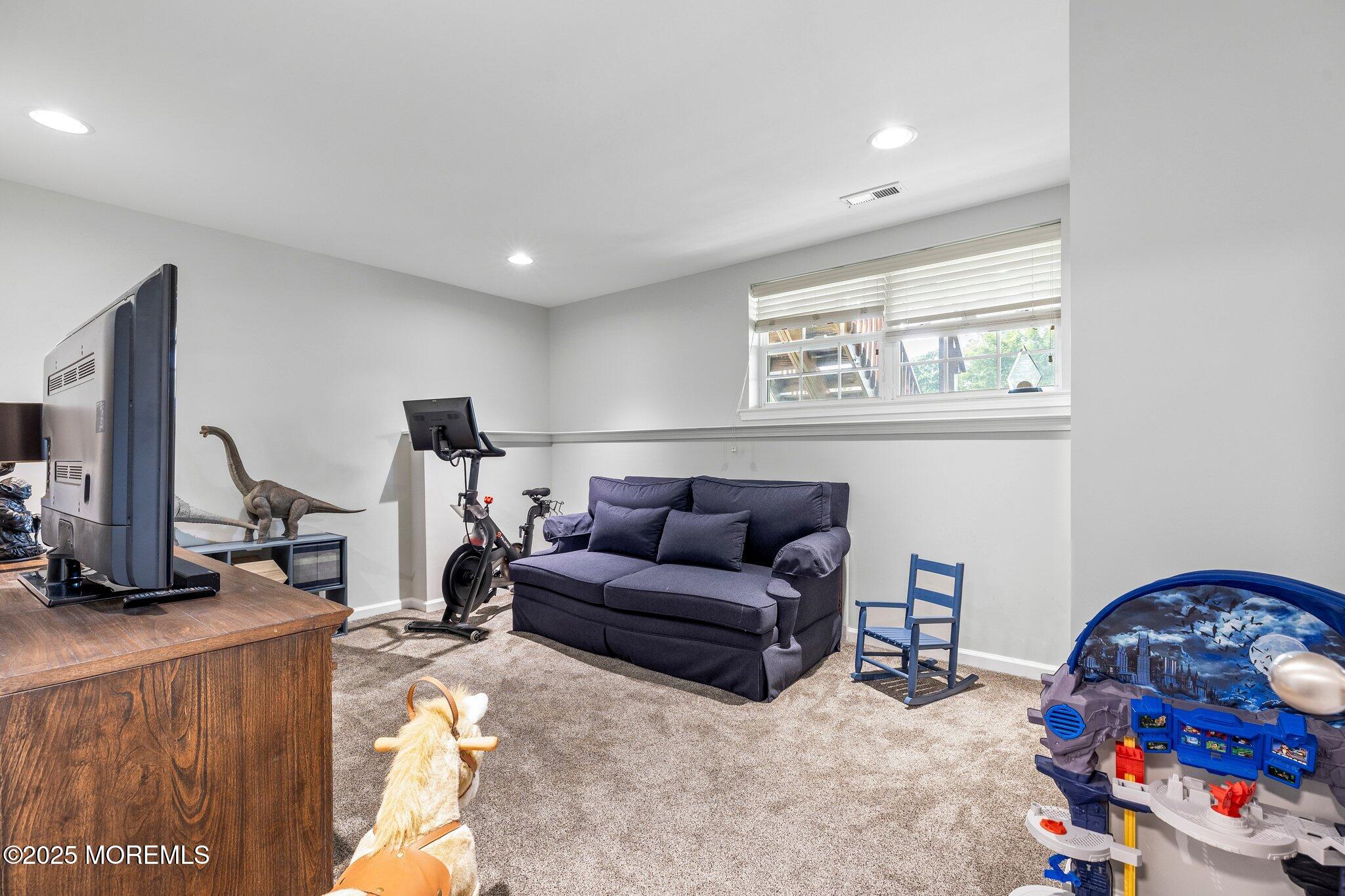 111 Warbler Way #1000, Freehold, New Jersey image 6