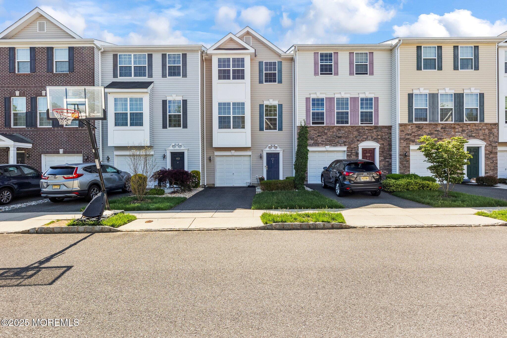 111 Warbler Way #1000, Freehold, New Jersey image 3