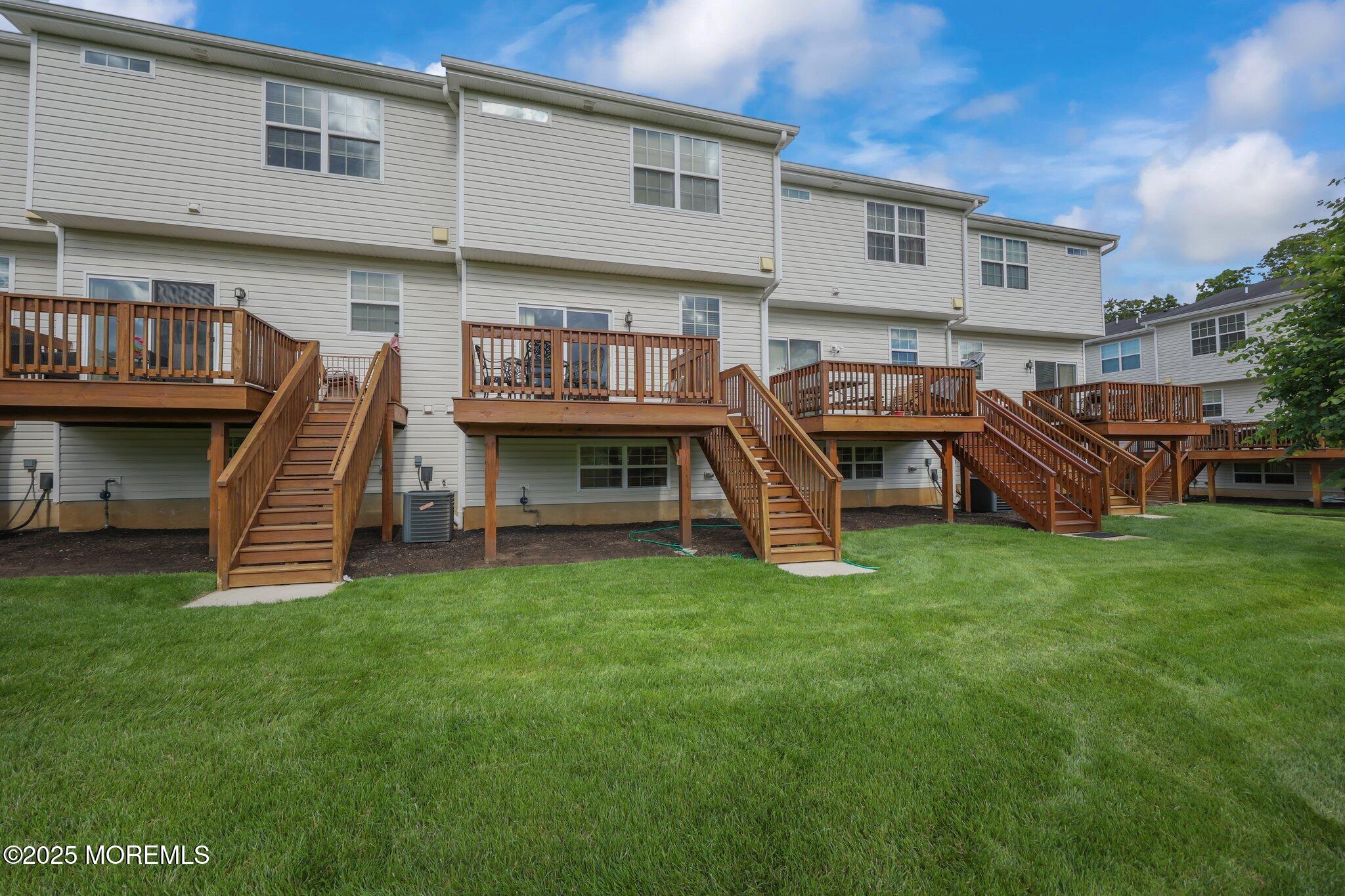 111 Warbler Way #1000, Freehold, New Jersey image 19