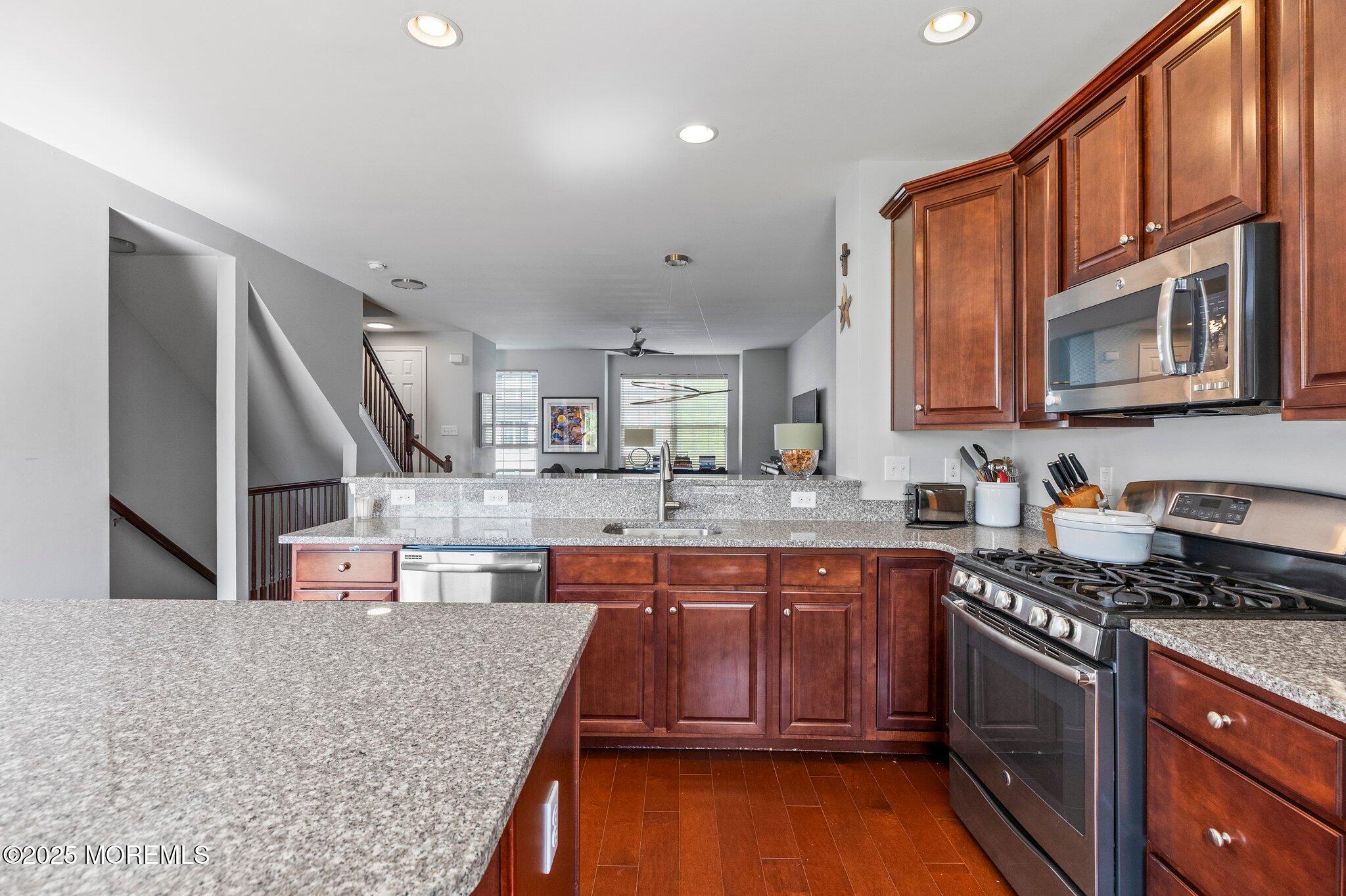 111 Warbler Way #1000, Freehold, New Jersey image 11