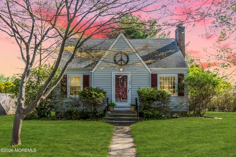 Photo of 267 Dartmouth Avenue, Fair Haven, NJ 07704 (MLS # 22610580)