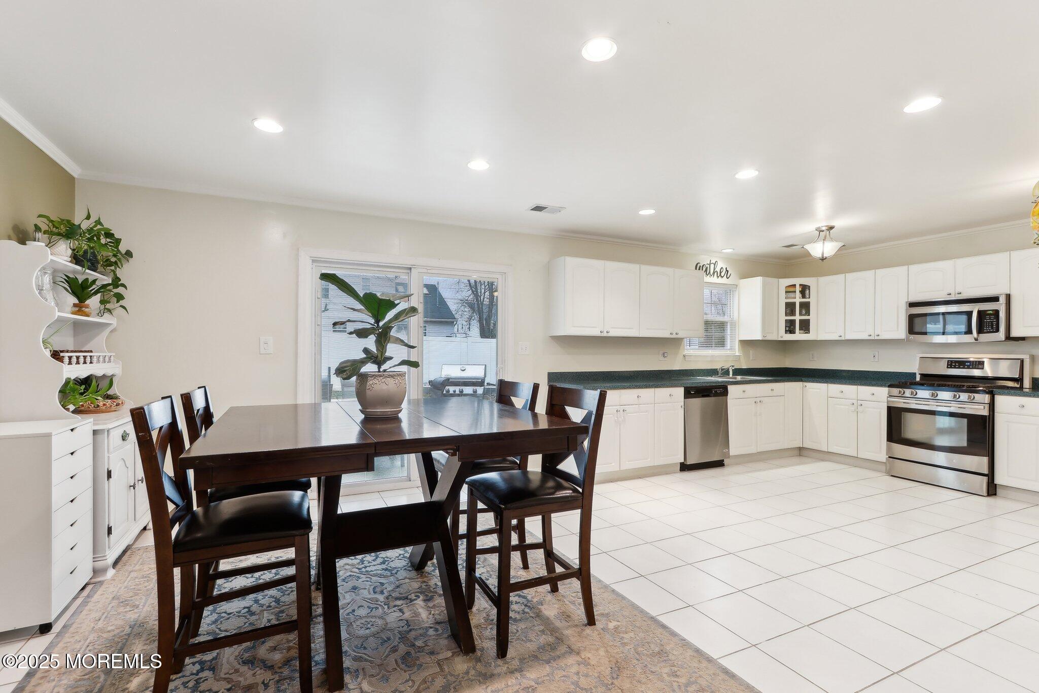 178 Milton Avenue, Cliffwood, New Jersey image 17