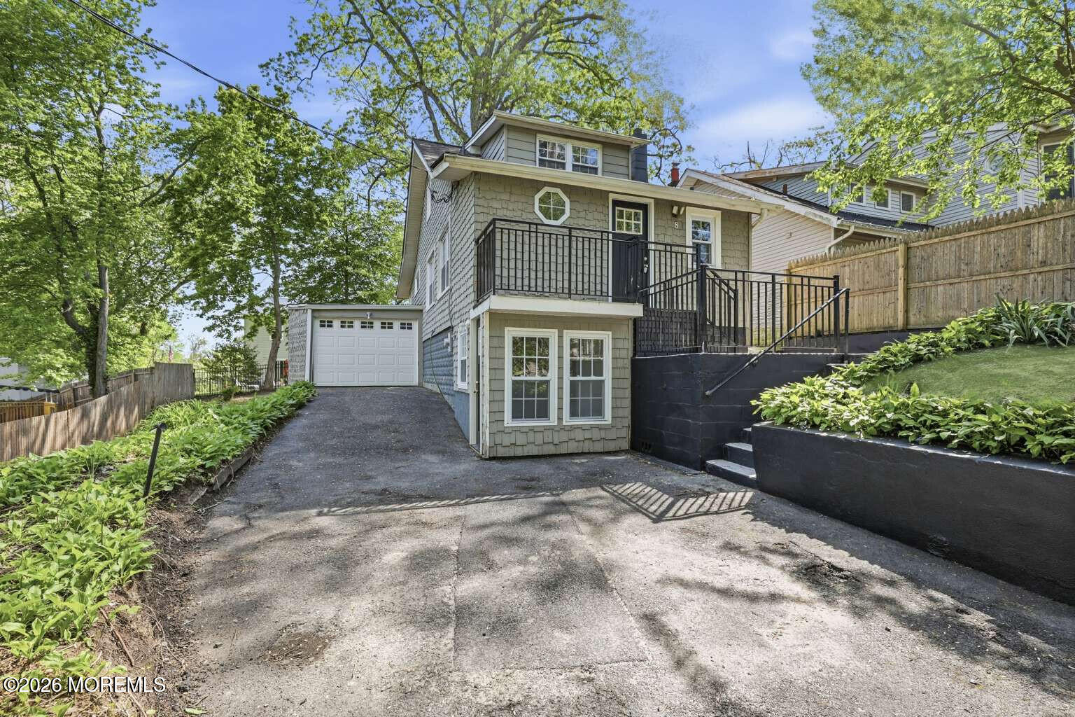 8 Summit Road