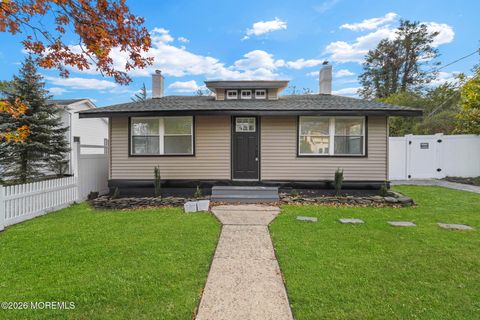 Photo of 422 Forepeak Avenue, Beachwood, NJ 08722 (MLS # 22601864)