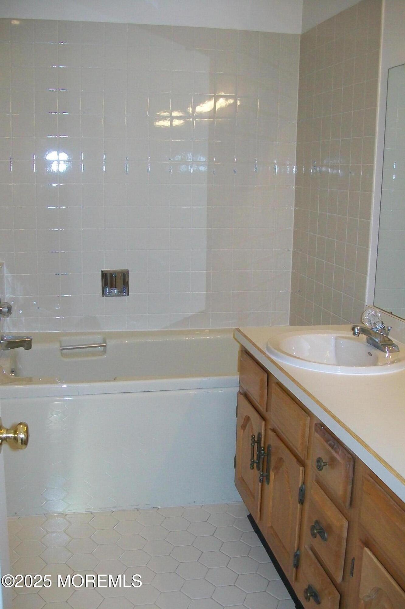 1 Rutland Lane #1G, Monroe Township, New Jersey image 16