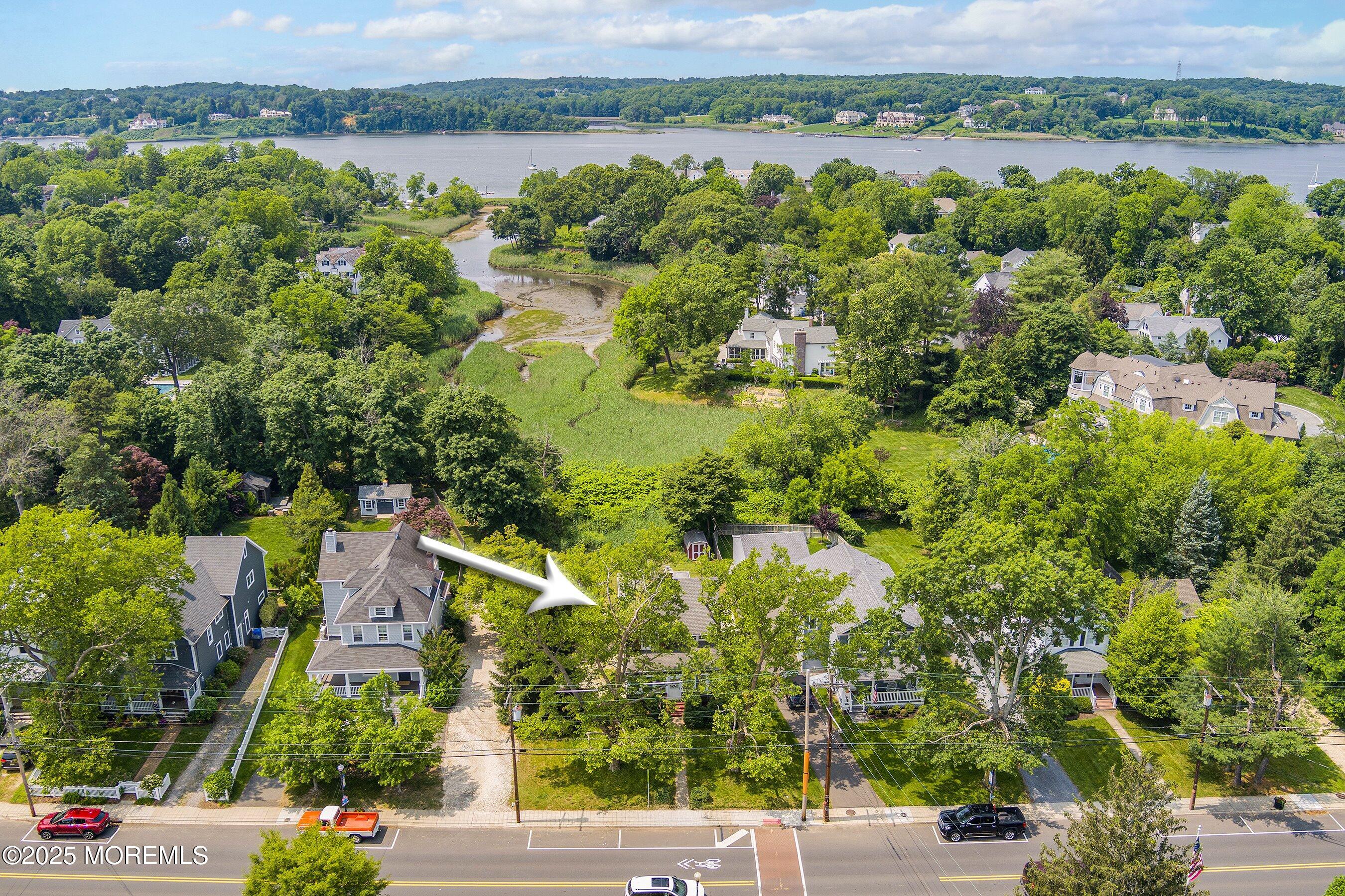 699 River Road