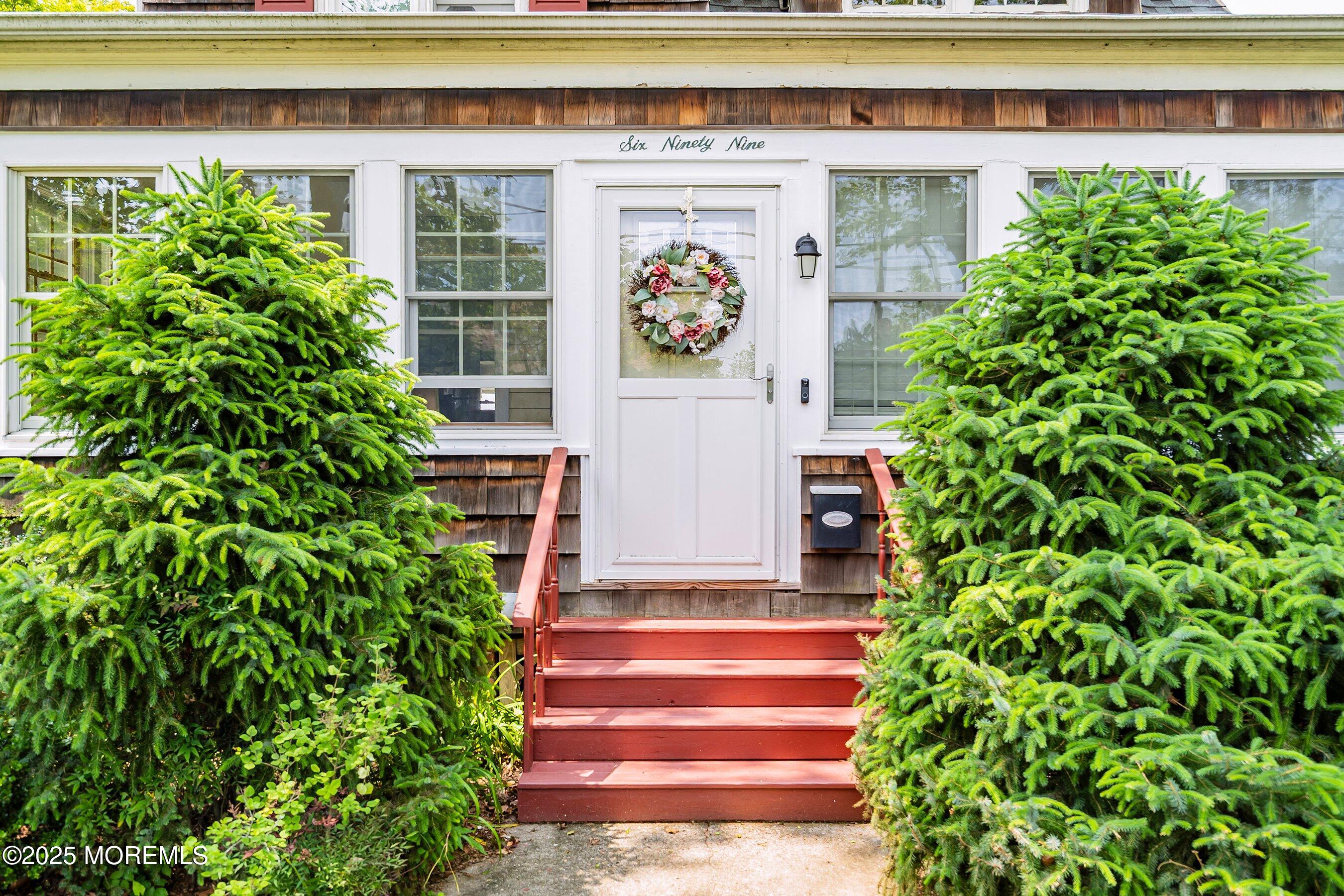 699 River Road