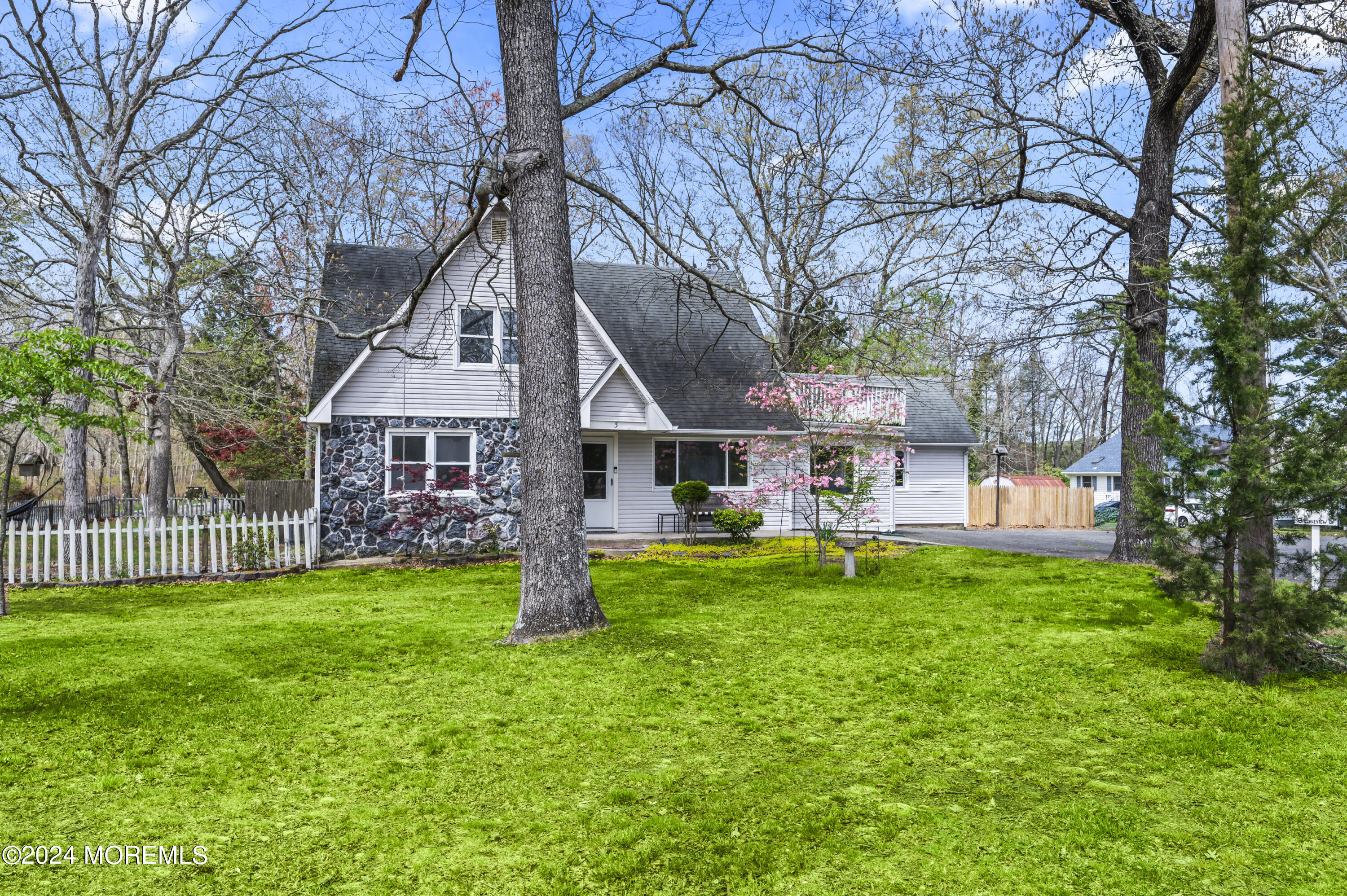 3 Lakeview Drive, Howell, New Jersey image 1