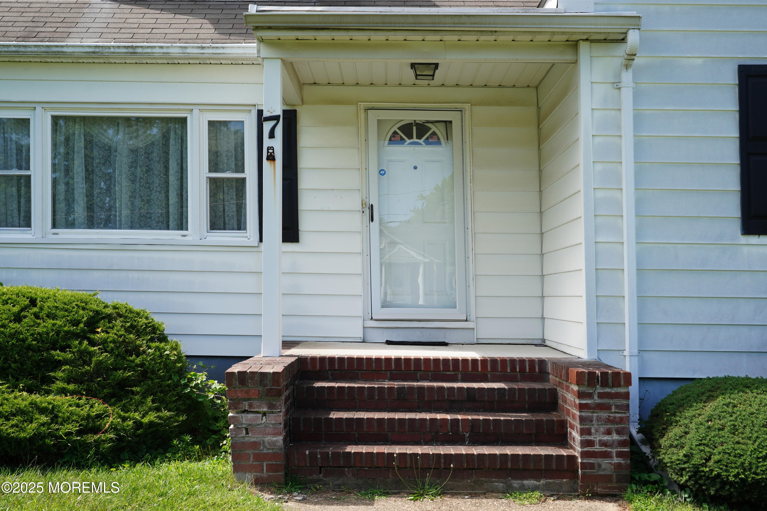 7 Tabor Street