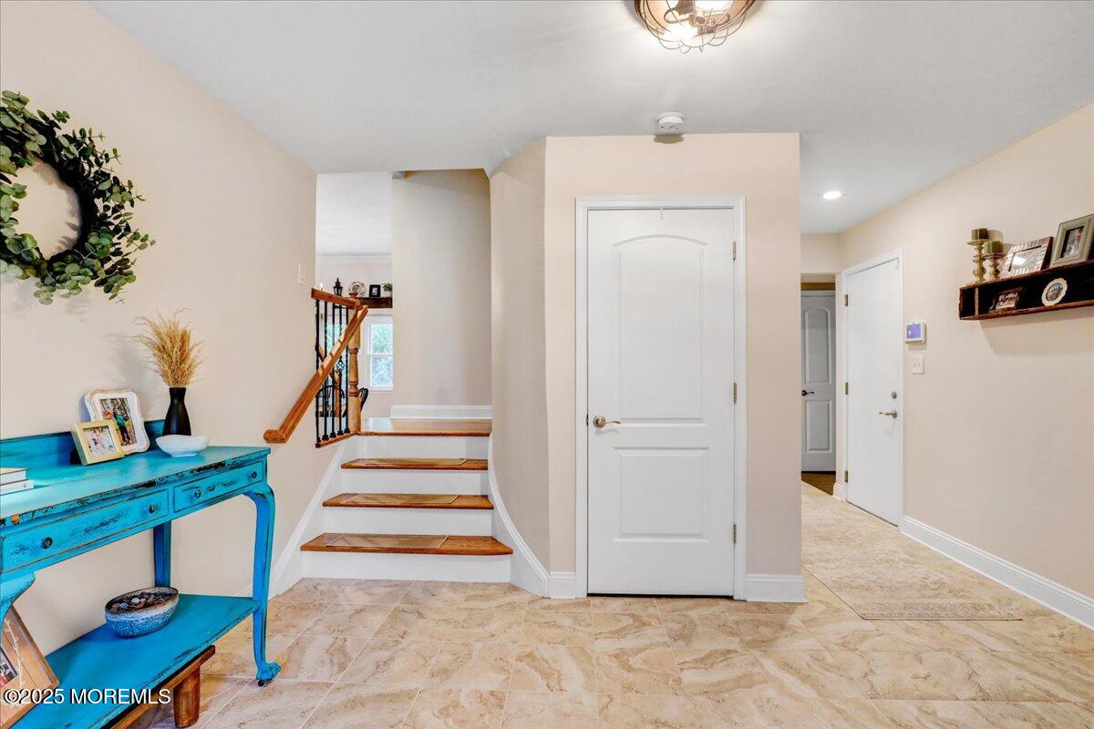 10 Arbach Lane