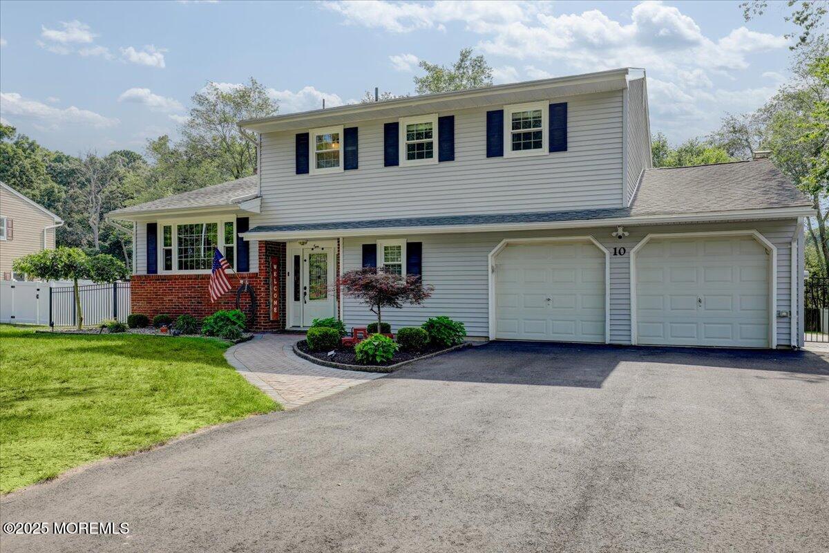 10 Arbach Lane