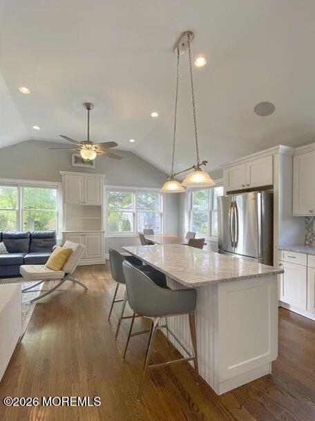 18 Meadowbrook Avenue