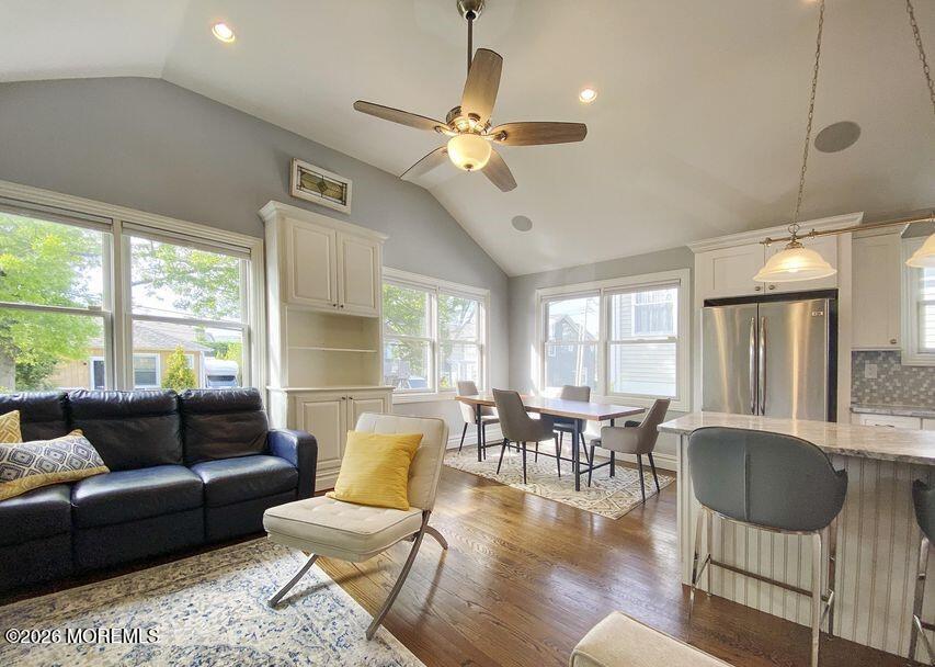 18 Meadowbrook Avenue