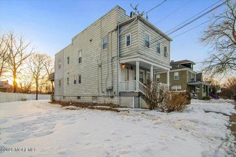 Multifamily For Sale - 111 Center Street<br/> Metuchen, NJ 08840