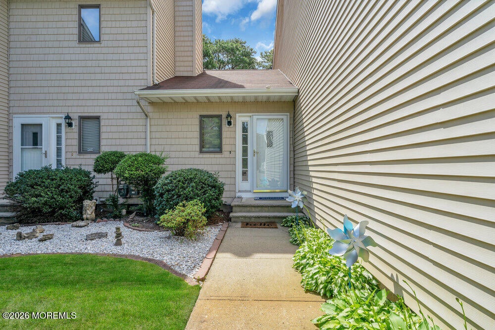 5 S Sailors Quay Drive