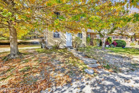 13 Alec Drive Howell NJ 07731